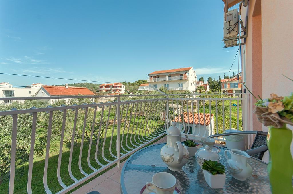 Apartments Blata *