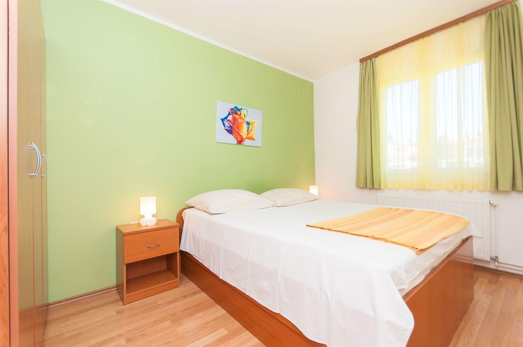 Apartment Apartments Blata Vodice